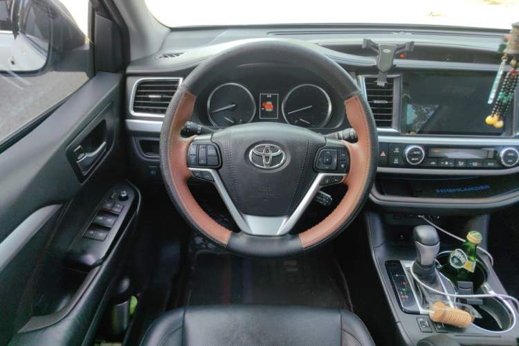 Used Toyota Highlander 2018 2.0T Four-Wheel Drive Prestige Version 7 Seats China VI Standard Steering Wheel