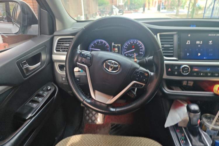 Used Toyota Highlander 2018 2.0T Four-Wheel Drive Prestige Version 7 Seats China V Emission Standard Steering Wheel