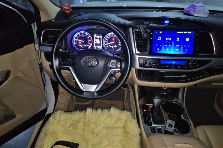 Used Toyota Highlander 2018 2.0T Four-Wheel Drive Prestige Version 7 Seats China V Emission Standard Steering Wheel