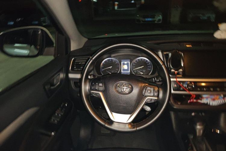 Used Toyota Highlander 2018 2.0T Four-Wheel Drive Prestige Version 7 Seats China VI Standard Steering Wheel