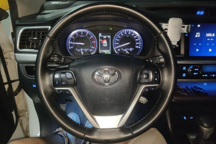 Used Toyota Highlander 2018 2.0T Four-Wheel Drive Prestige Version 7 Seats China VI Standard Steering Wheel