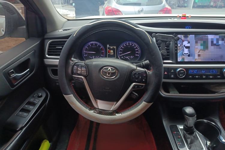 Used Toyota Highlander 2018 2.0T Four-Wheel Drive Prestige Version 7 Seats China VI Standard Steering Wheel