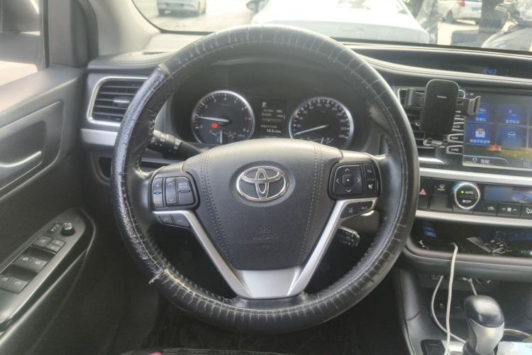 Used Toyota Highlander 2018 2.0T Four-Wheel Drive Luxury Version 7 Seats China VI Standard Steering Wheel