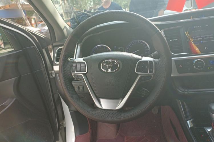 Used Toyota Highlander 2018 2.0T Four-Wheel Drive Prestige Version 7 Seats China V Emission Standard Steering Wheel