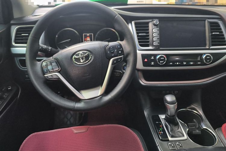 Used Toyota Highlander 2018 2.0T Four-Wheel Drive Luxury Edition 7 Seats China V Emission Standard Steering Wheel