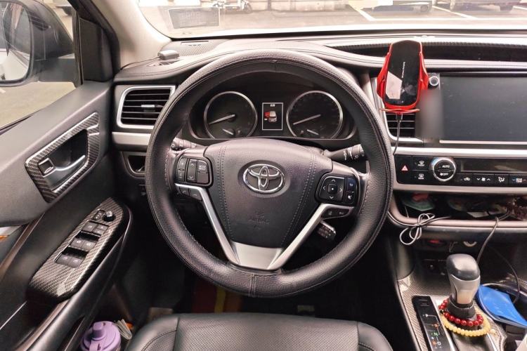 Used Toyota Highlander 2018 2.0T Four-Wheel Drive Luxury Version 7 Seats China VI Standard Steering Wheel