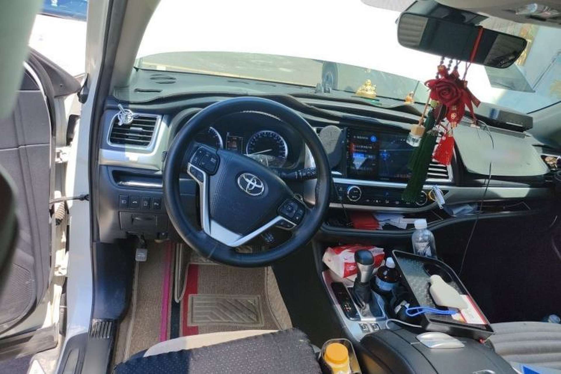 Used Toyota Highlander 2018 2.0T Four-Wheel Drive Luxury Version 7 Seats China VI Standard Steering Wheel