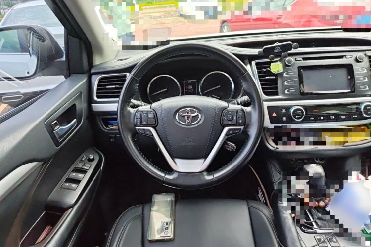 Used Toyota Highlander 2018 2.0T Four-Wheel Drive Luxury Version 7 Seats China VI Standard Steering Wheel