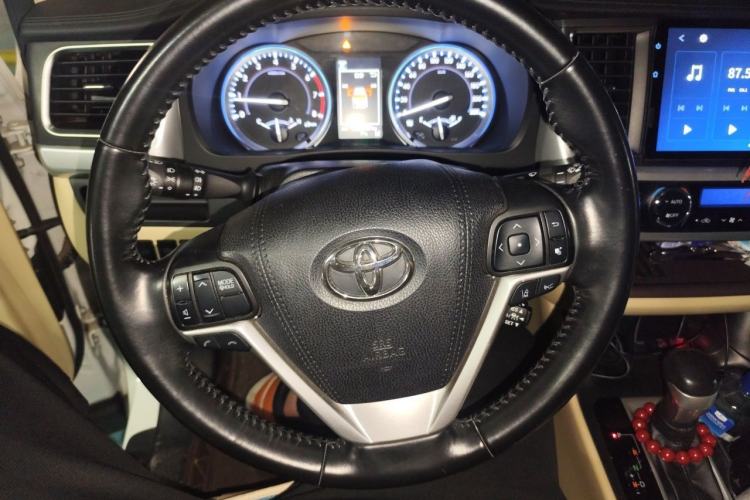 Used Toyota Highlander 2018 2.0T Four-Wheel Drive Prestige Version 7 Seats China V Emission Standard Steering Wheel