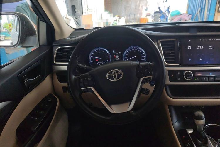 Used Toyota Highlander 2018 2.0T Four-Wheel Drive Prestige Version 7 Seats China VI Standard Steering Wheel