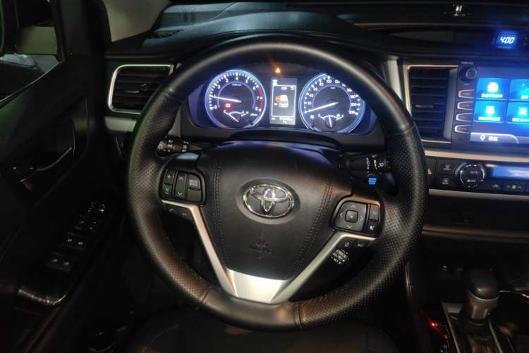 Used Toyota Highlander 2018 2.0T Four-Wheel Drive Luxury Edition 7 Seats China V Emission Standard Steering Wheel