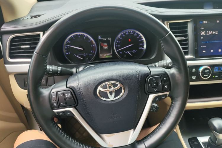 Used Toyota Highlander 2018 2.0T Four-Wheel Drive Ultimate Edition 7-Seater Emission Standard China V Steering Wheel