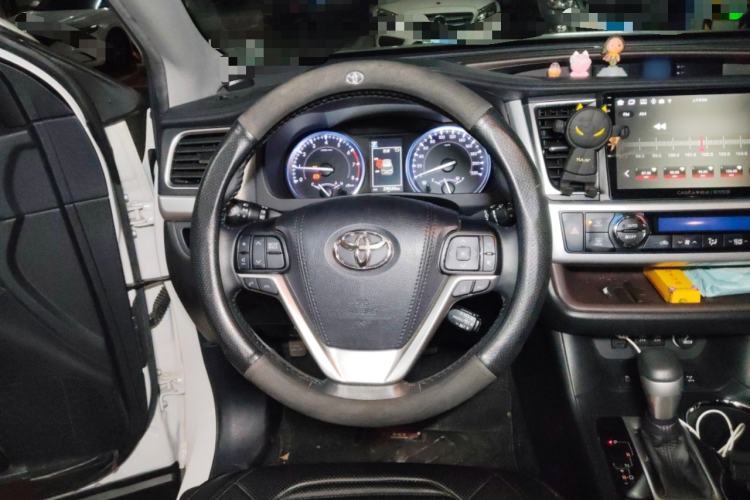 Used Toyota Highlander 2018 2.0T Four-Wheel Drive Luxury Version 7 Seats China VI Standard Steering Wheel