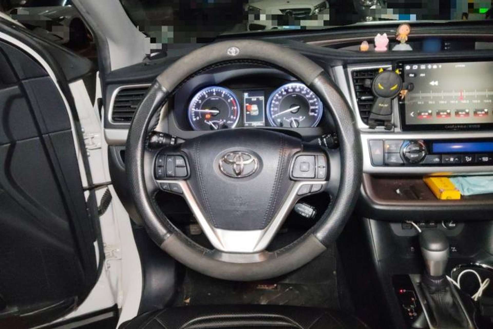 Used Toyota Highlander 2018 2.0T Four-Wheel Drive Luxury Version 7 Seats China VI Standard Steering Wheel