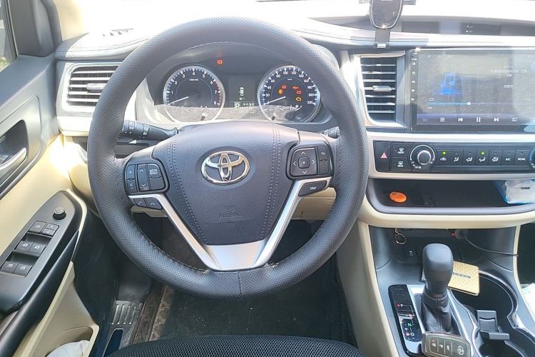 Used Toyota Highlander 2018 2.0T Two-Wheel Drive Elite Version 5 Seats China VI Standard Steering Wheel