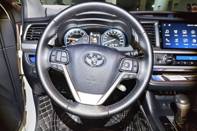 Used Toyota Highlander 2018 2.0T Four-Wheel Drive Prestige Version 7 Seats China VI Standard Steering Wheel