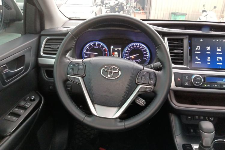 Used Toyota Highlander 2018 2.0T Four-Wheel Drive Prestige Version 7 Seats China VI Standard Steering Wheel