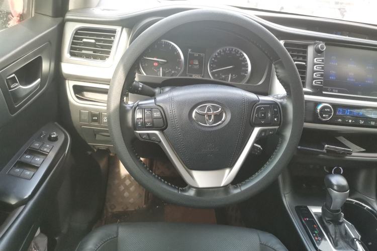 Used Toyota Highlander 2018 2.0T Four-Wheel Drive Luxury Edition 7 Seats China V Emission Standard Steering Wheel