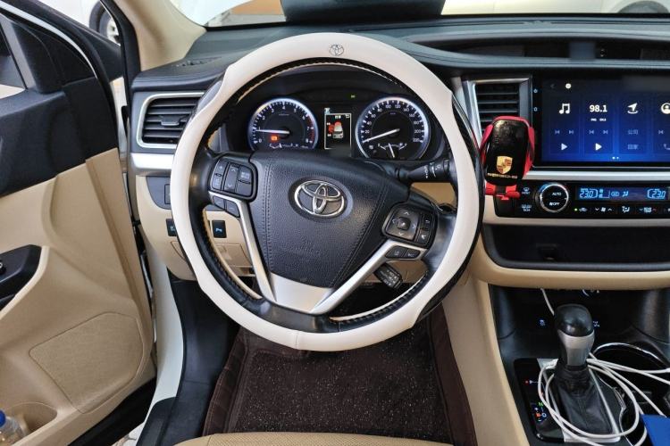 Used Toyota Highlander 2018 2.0T Four-Wheel Drive Supreme Edition 7-Seater China VI Steering Wheel