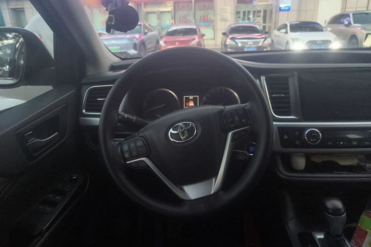 Used Toyota Highlander 2018 2.0T Four-Wheel Drive Luxury Edition 7 Seats China V Emission Standard Steering Wheel