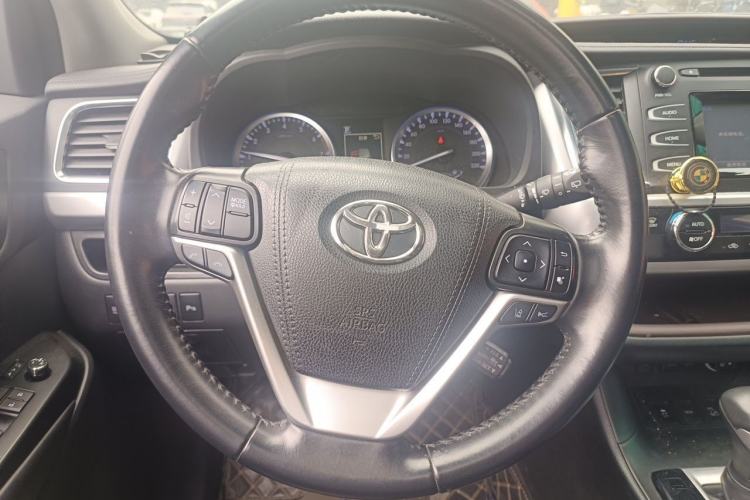 Used Toyota Highlander 2018 2.0T Four-Wheel Drive Luxury Edition 7 Seats China V Emission Standard Steering Wheel