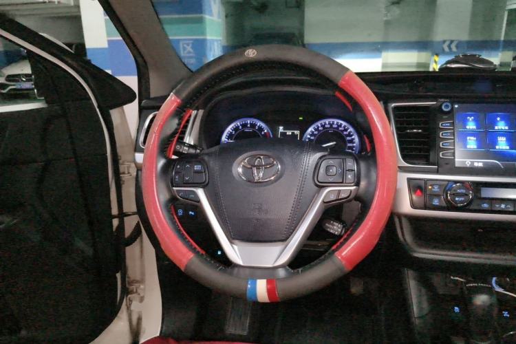 Used Toyota Highlander 2018 2.0T Four-Wheel Drive Knight Edition 7 Seats China VI Standard Steering Wheel