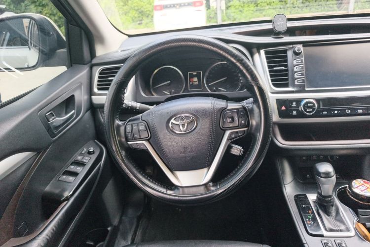 Used Toyota Highlander 2018 2.0T Four-Wheel Drive Luxury Edition 7 Seats China V Emission Standard Steering Wheel