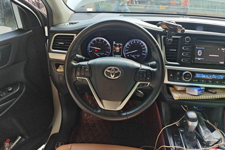 Used Toyota Highlander 2018 2.0T Four-Wheel Drive Knight Edition 7 Seats China VI Standard Steering Wheel