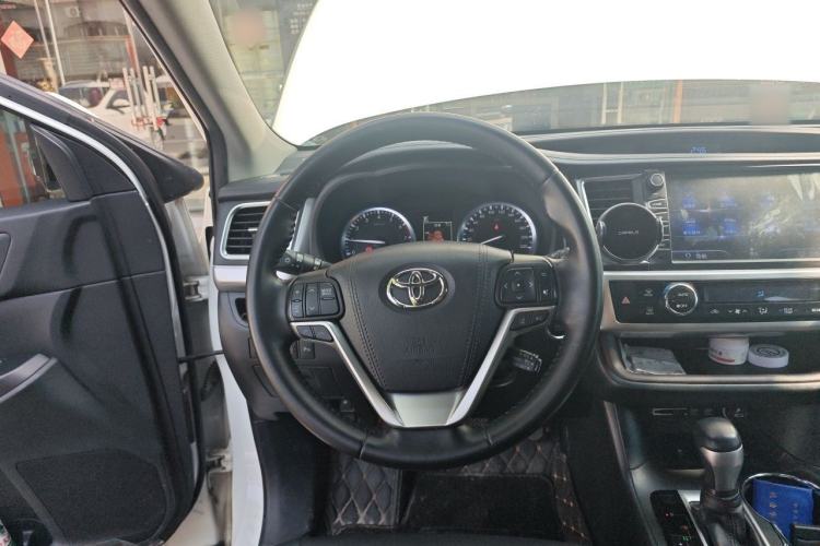 Used Toyota Highlander 2018 2.0T Four-Wheel Drive Luxury Version 7 Seats China VI Standard Steering Wheel