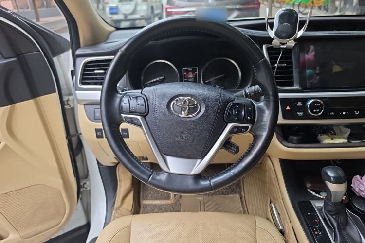 Used Toyota Highlander 2018 2.0T Four-Wheel Drive Ultimate Edition 7-Seater Emission Standard China V Steering Wheel