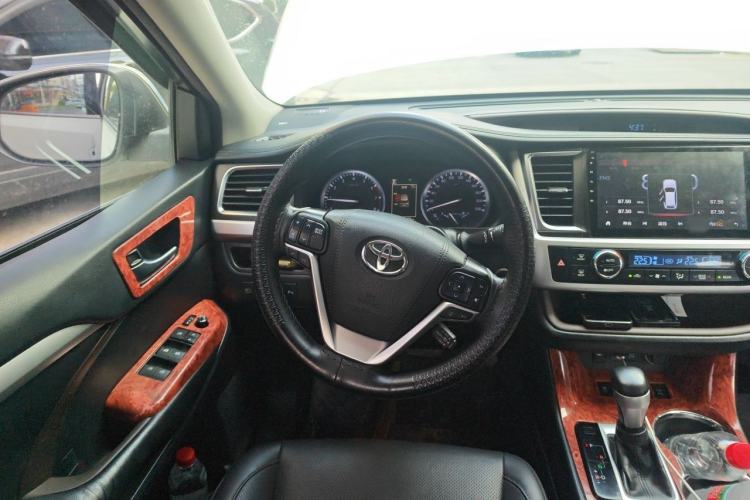 Used Toyota Highlander 2018 2.0T Four-Wheel Drive Luxury Edition 7 Seats China V Emission Standard Steering Wheel
