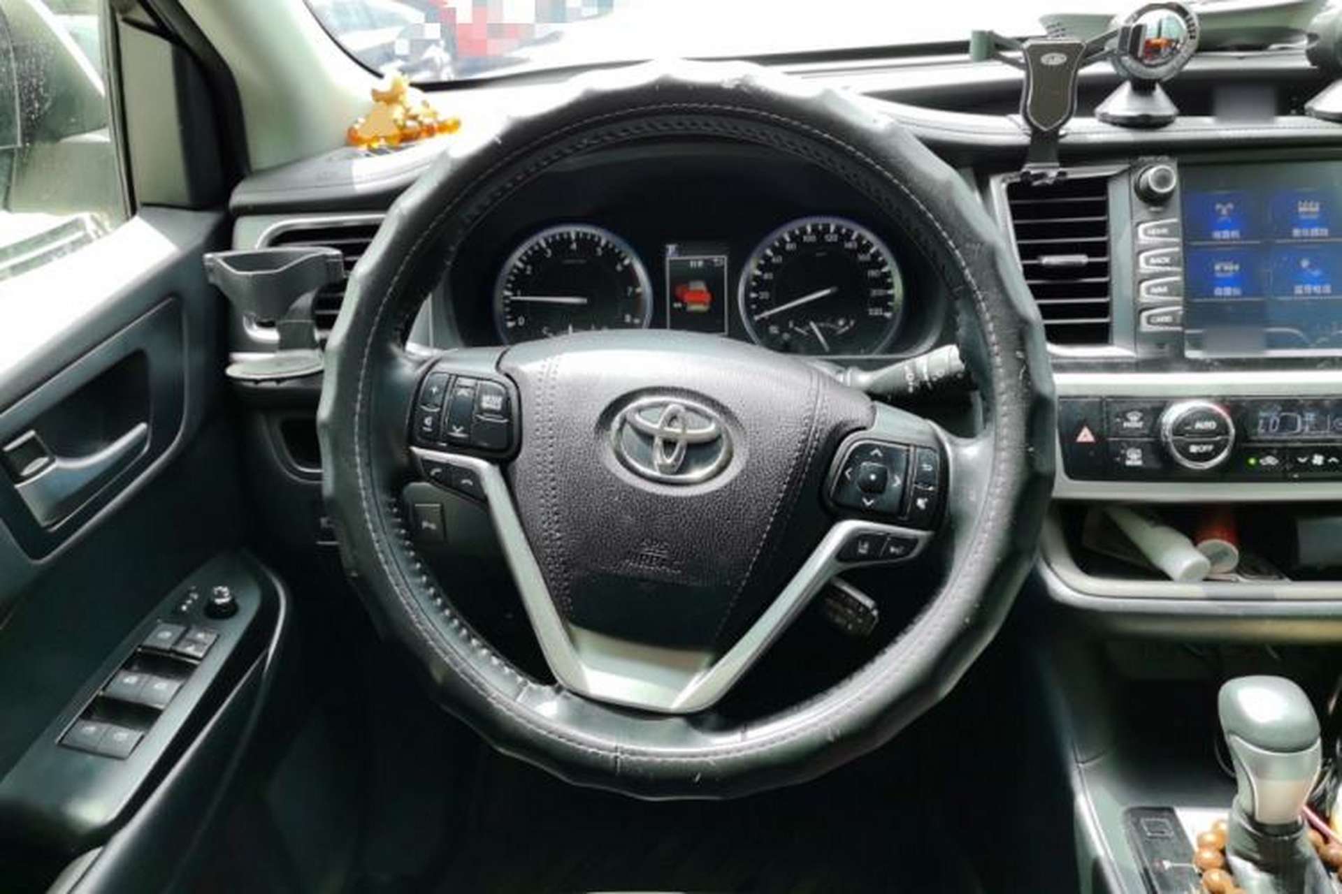 Used Toyota Highlander 2018 2.0T Four-Wheel Drive Luxury Edition 7 Seats China V Emission Standard Steering Wheel