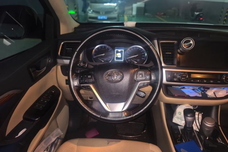 Used Toyota Highlander 2018 2.0T Four-Wheel Drive Supreme Edition 7-Seater China VI Steering Wheel