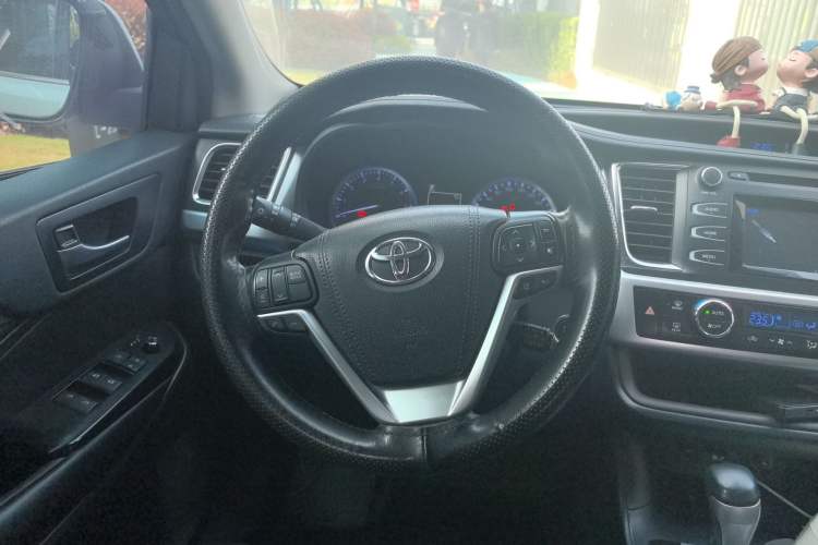 Used Toyota Highlander 2018 2.0T Four-Wheel Drive Luxury Edition 7 Seats China V Emission Standard Steering Wheel
