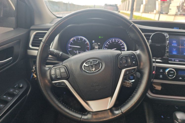 Used Toyota Highlander 2018 2.0T Four-Wheel Drive Luxury Version 7 Seats China VI Standard Steering Wheel