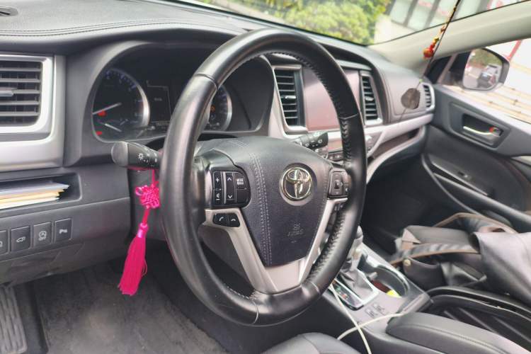 Used Toyota Highlander 2018 2.0T Four-Wheel Drive Prestige Version 7 Seats China VI Standard Steering Wheel