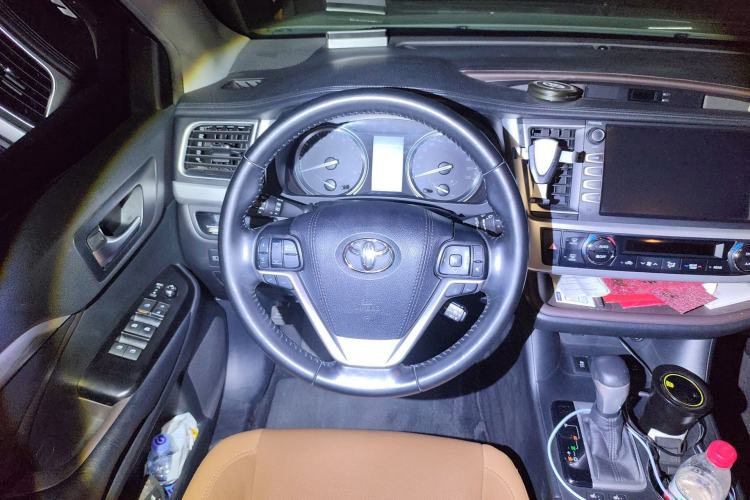 Used Toyota Highlander 2018 2.0T Four-Wheel Drive Knight Edition 7 Seats China VI Standard Steering Wheel
