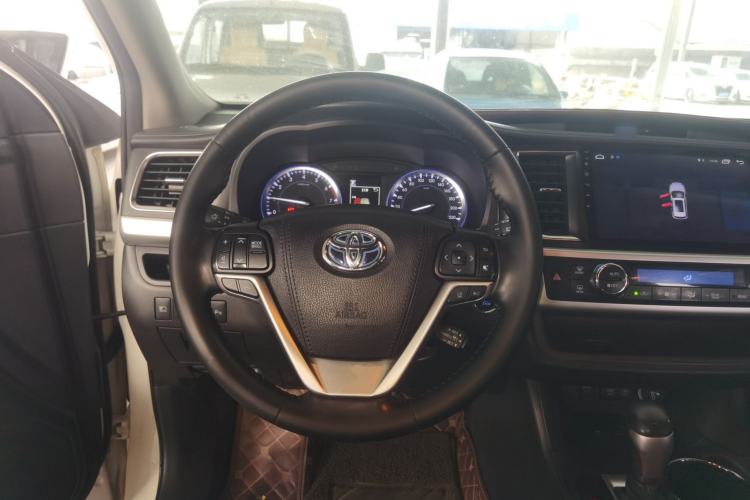 Used Toyota Highlander 2018 2.0T Four-Wheel Drive Luxury Edition 7 Seats China V Emission Standard Steering Wheel