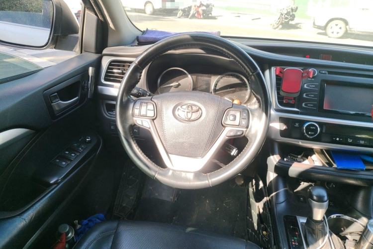 Used Toyota Highlander 2018 2.0T Four-Wheel Drive Luxury Version 7 Seats China VI Standard Steering Wheel