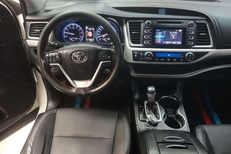 Used Toyota Highlander 2018 2.0T Four-Wheel Drive Luxury Edition 7 Seats China V Emission Standard Steering Wheel