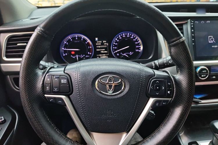 Used Toyota Highlander 2018 2.0T Four-Wheel Drive Prestige Version 7 Seats China V Emission Standard Steering Wheel