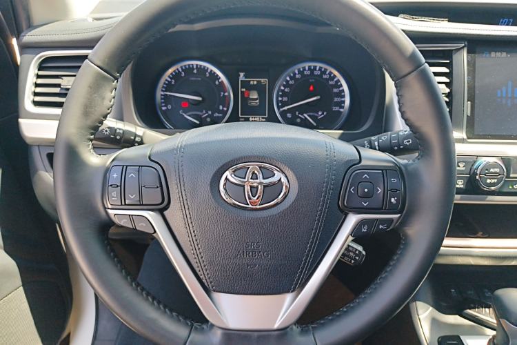 Used Toyota Highlander 2018 2.0T Four-Wheel Drive Prestige Version 7 Seats China VI Standard Steering Wheel