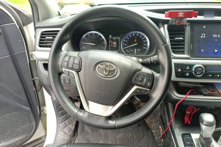 Used Toyota Highlander 2018 2.0T Four-Wheel Drive Prestige Version 7 Seats China VI Standard Steering Wheel