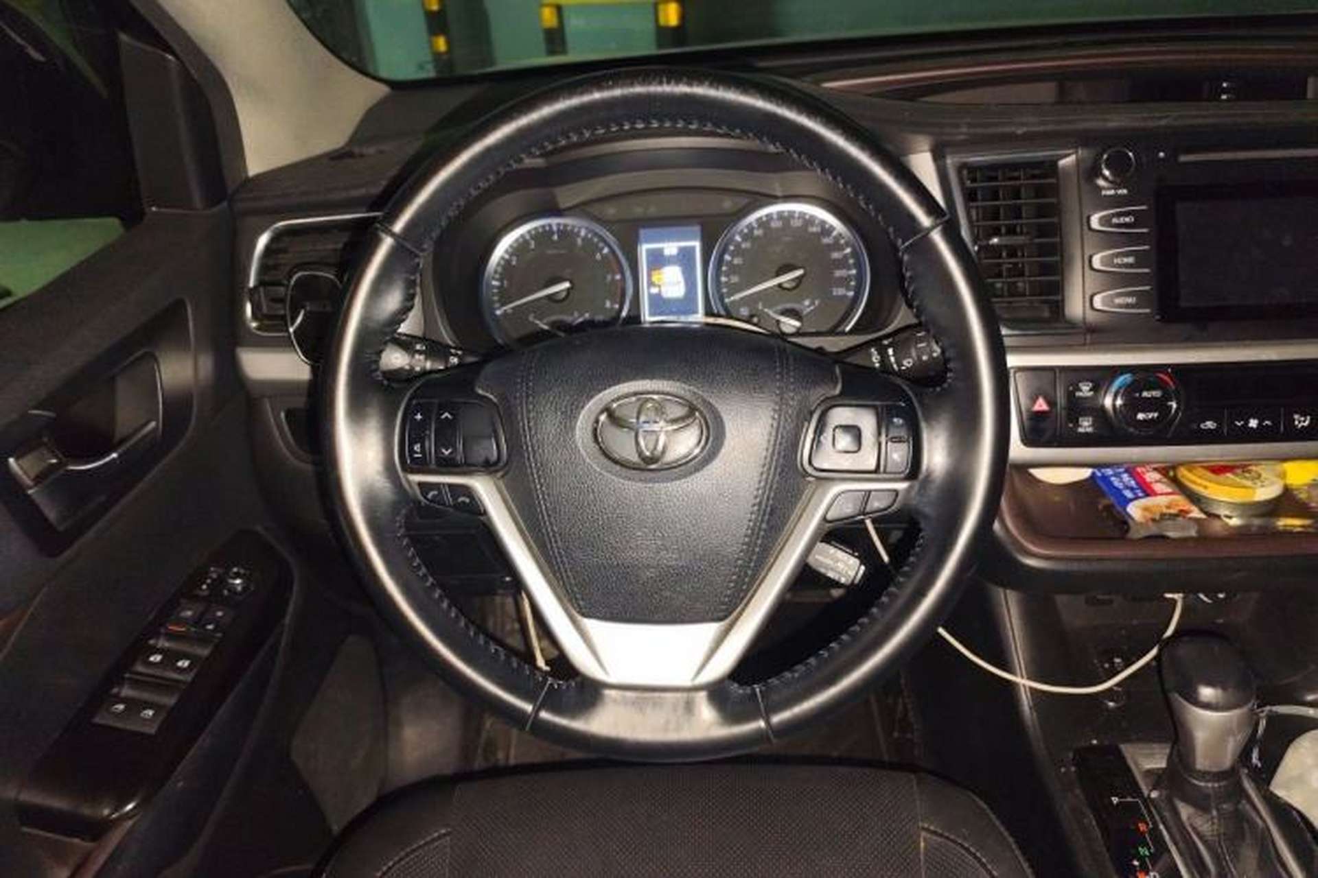 Used Toyota Highlander 2018 2.0T Four-Wheel Drive Luxury Edition 7 Seats China V Emission Standard Steering Wheel