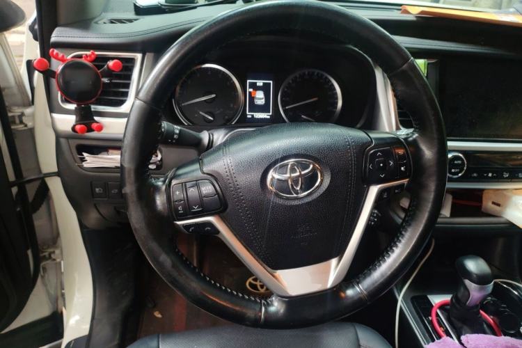 Used Toyota Highlander 2018 2.0T Four-Wheel Drive Prestige Version 7 Seats China V Emission Standard Steering Wheel