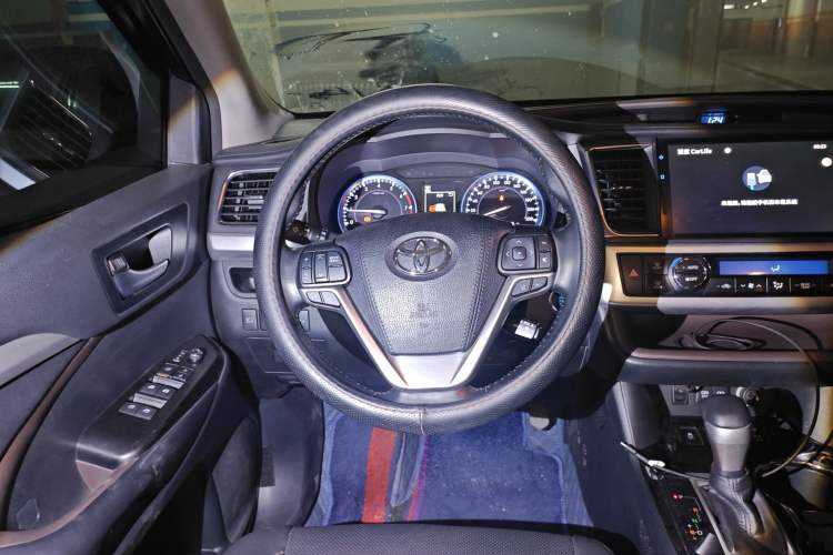Used Toyota Highlander 2018 2.0T Four-Wheel Drive Prestige Version 7 Seats China V Emission Standard Steering Wheel