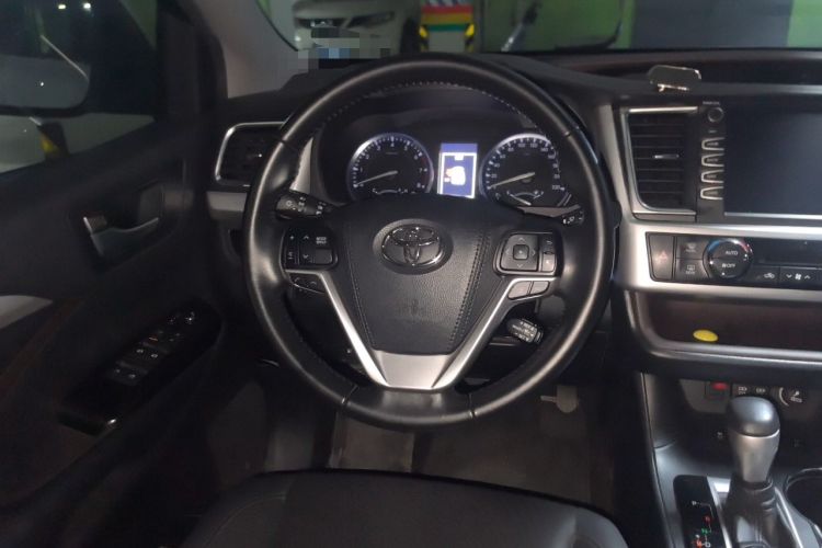 Used Toyota Highlander 2018 2.0T Four-Wheel Drive Luxury Version 7 Seats China VI Standard Steering Wheel