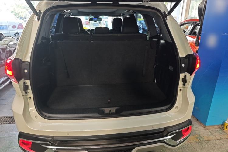 Used Toyota Highlander 2018 2.0T Four-Wheel Drive Luxury Version 7 Seats China VI Standard Trunk