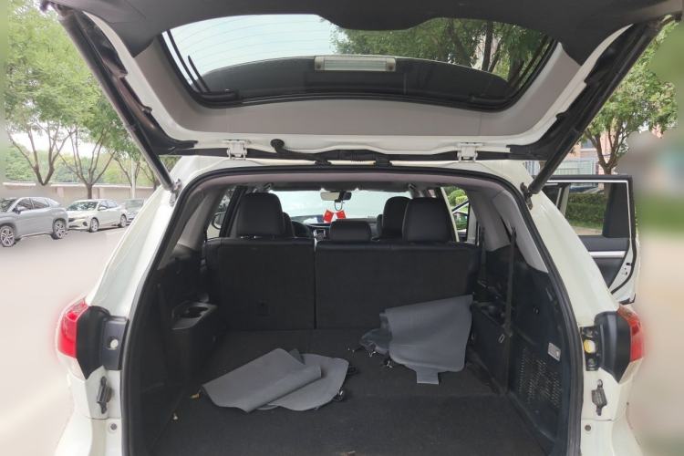 Used Toyota Highlander 2018 2.0T Four-Wheel Drive Prestige Version 7 Seats China VI Standard Trunk