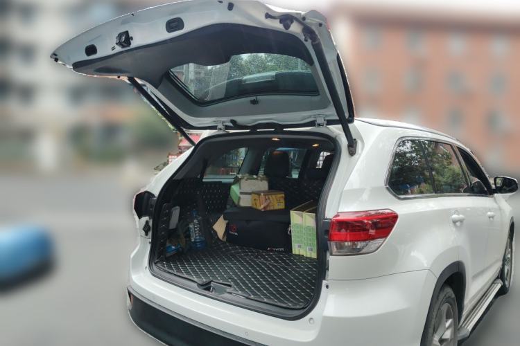 Used Toyota Highlander 2018 2.0T Four-Wheel Drive Luxury Version 7 Seats China VI Standard Trunk